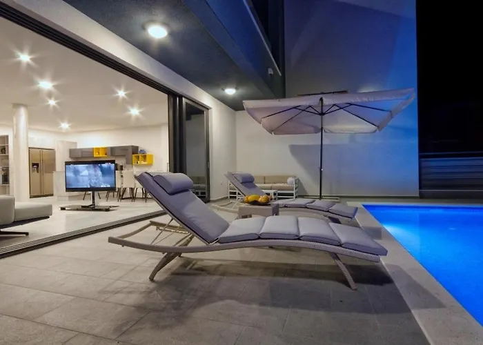 Grace A Luxury In Makarska, Heated Pool Willa